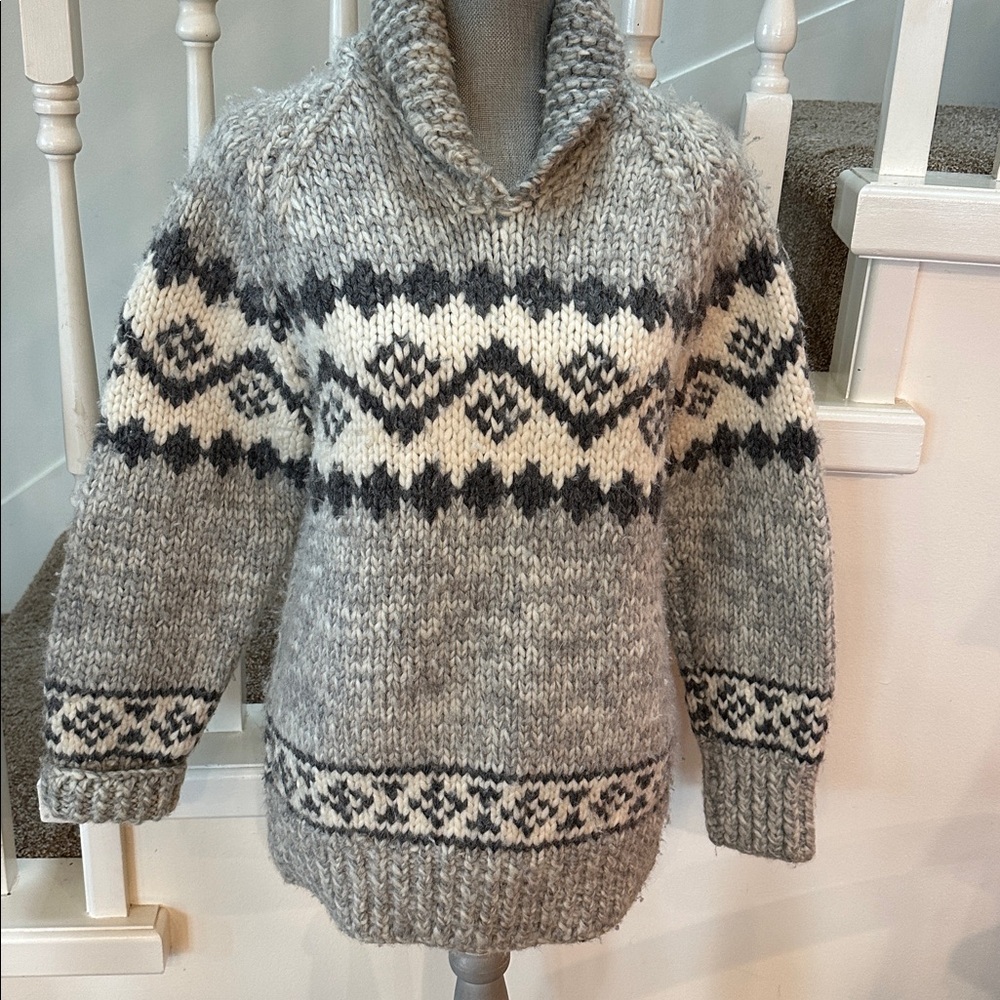 Cowichan Wool
Sweater - Picture 3 of 7